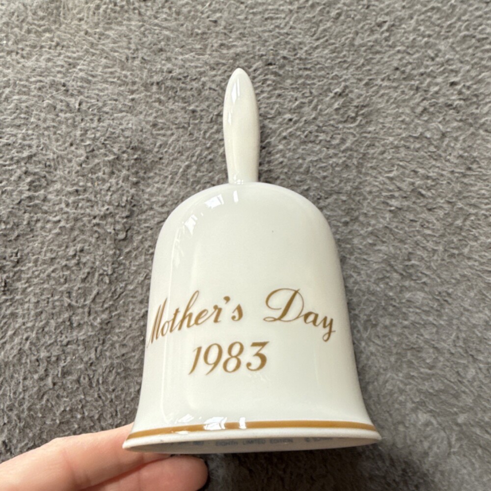 Goebel Hummel Mother's Day 1983 Limited Edition Hand Painted Porcelain Bell - Picture 2 of 3